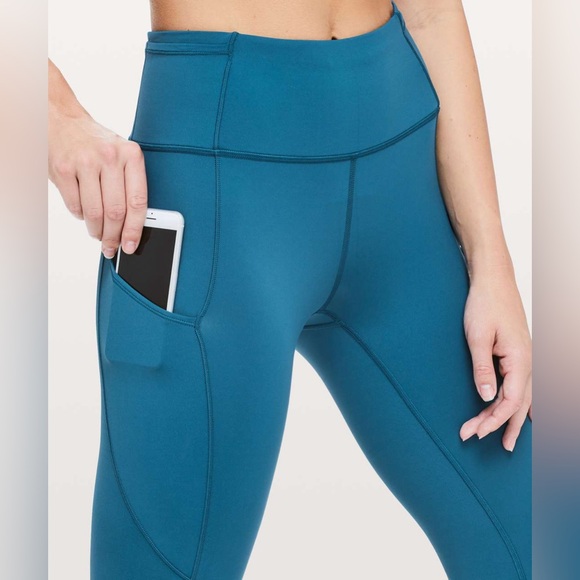 Lululemon Fast & Free 7/8 Tight II *Nulux 25"
Carbon Blue Size 6 - Picture 4 of 9